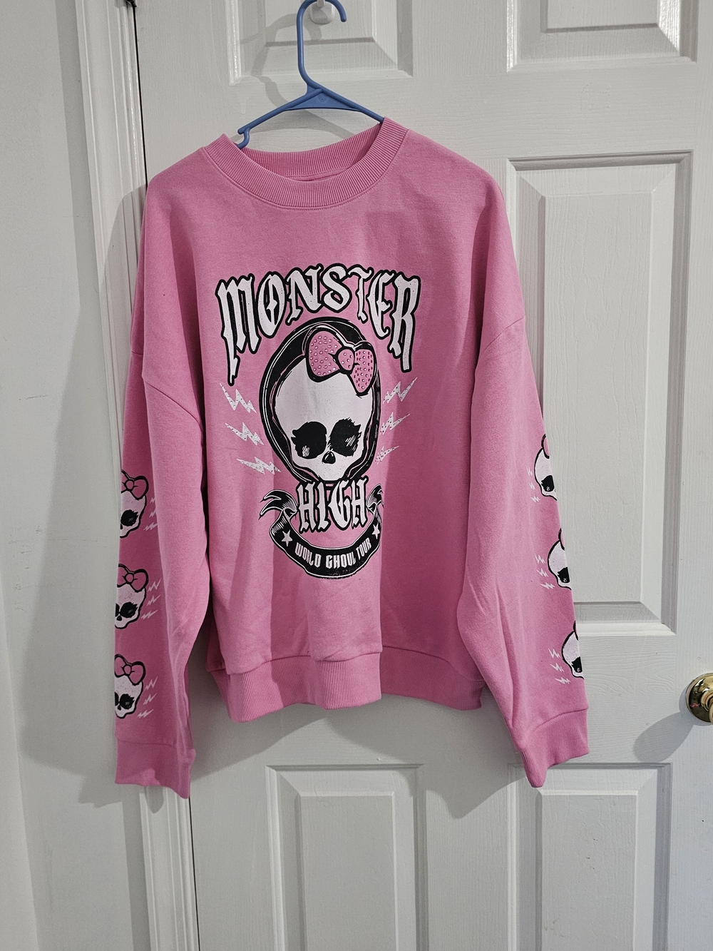 Monster High World Tour Pink Crewneck Sweatshirt Juniors L 12-14 Deadstock